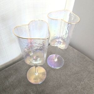 Heart Shaped Pedestal Wine Glasses Iridescent Pink Ripple Pattern Gold Edge